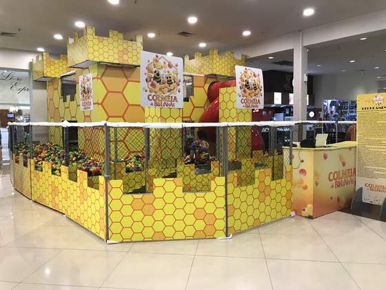 Colmeia de Bolinhas no Ventura Shopping