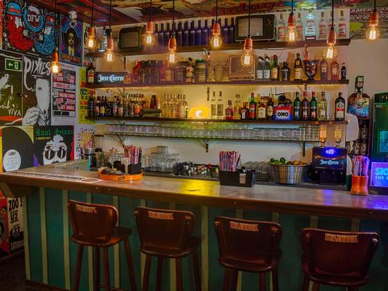 Aqueces Bar