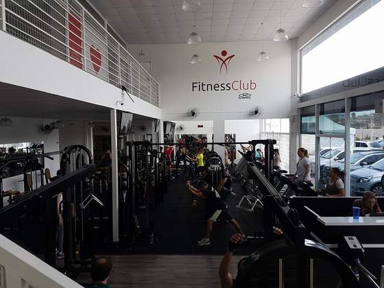 Academia Fitness Club