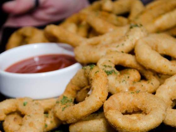 Aurora Onions Rings (anéis de cebola acompanhados de katchup)