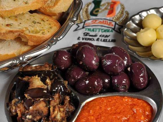 Lellis Trattoria