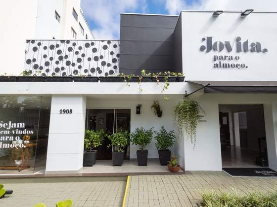 Buffet a quilo no restaurante Jovita