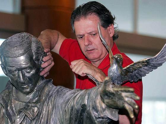 Esculturas de Luiz Gagliastri na Ópera de Arame