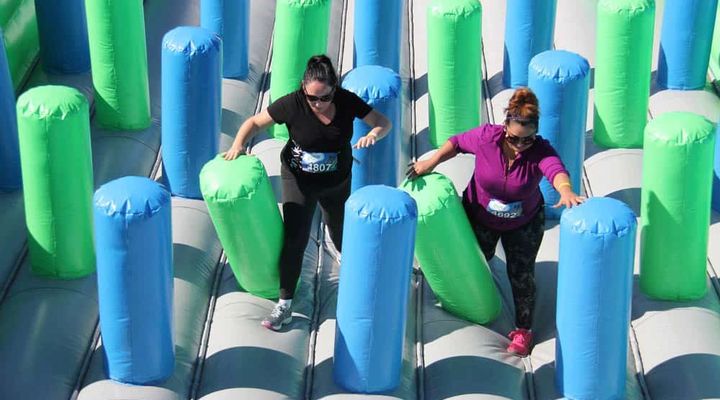 Corrida Insana: Curitiba recebe em novembro prova com obstáculos infláveis