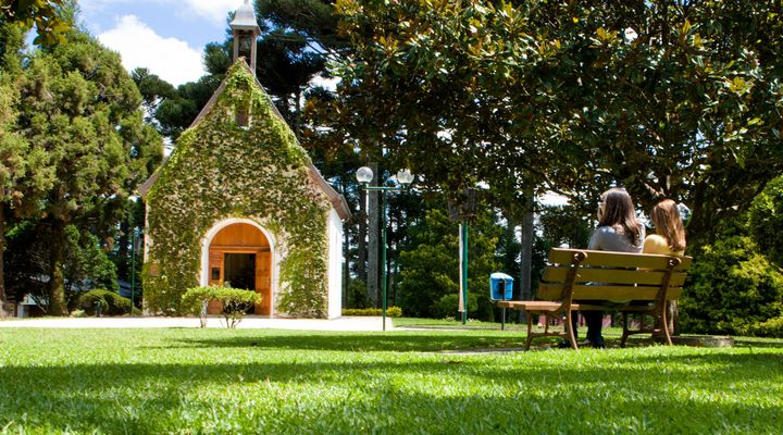 Cinco lugares para se sentir fora de Curitiba