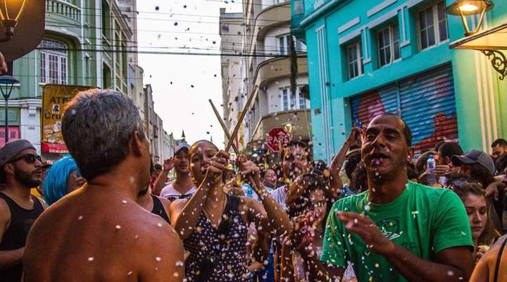 Tem bloco de carnaval para todas as idades no fim de semana em Curitiba