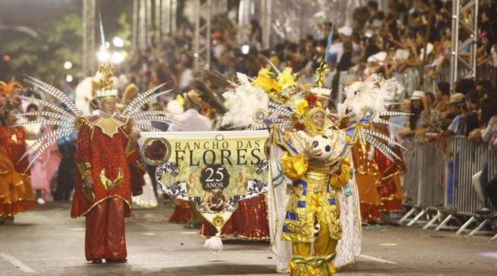 Com mais dinheiro, 9 escolas de samba desfilam no carnaval de Curitiba
