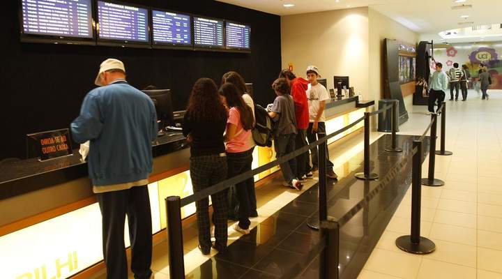Qual o dia mais barato para ir ao cinema em Curitiba?