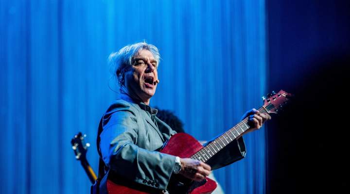 Show de David Byrne é uma obra-prima (e os curitibanos confirmam!)