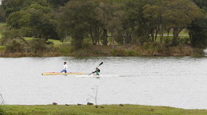 Parque de Curitiba tem passeio de canoa havaiana de graça nesta sexta (11)