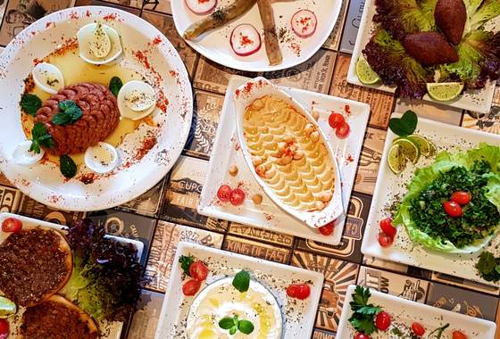 Al Zaeim tem comida típica síria adaptada para o paladar brasileiro