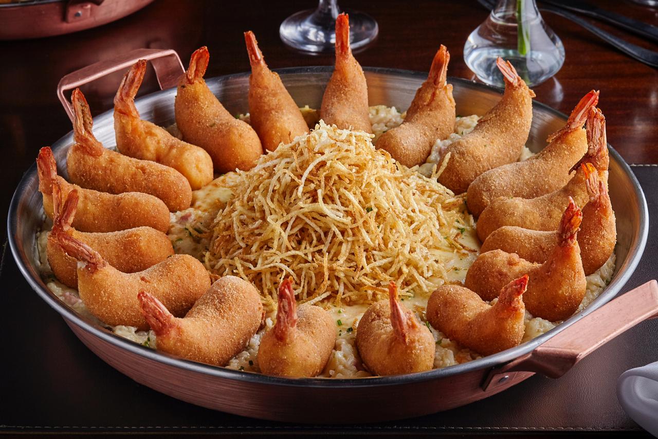 Coco Bambu lança prato com camarões recheados com catupiry