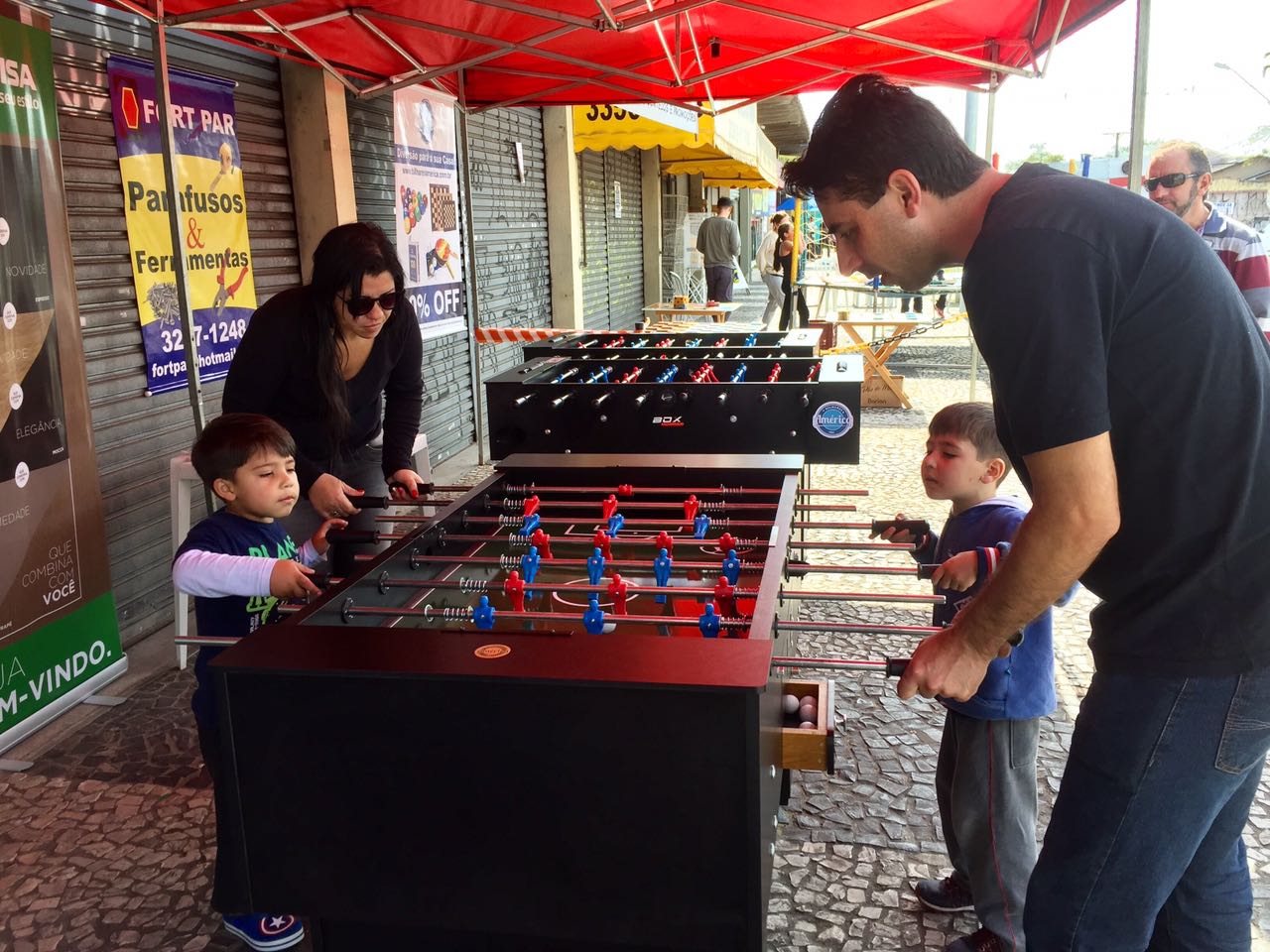 Poliana Batista, Cristiano e os filhos, Anthoni e Arthur.
