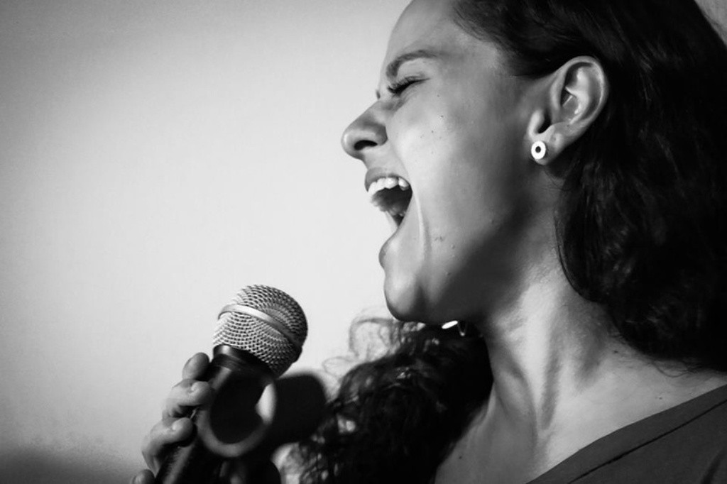 A cantora Ni Salles. Foto: Divulgação