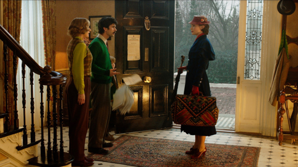 Mary Poppins não envelhece. O tempo passa de maneira diferente para ela.