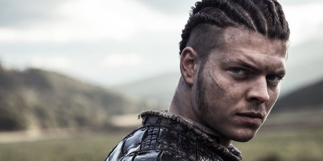 Entrevista com Alex Høgh Andersen (Ivar da série Vikings) 