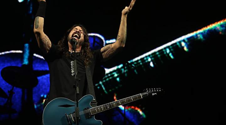 Com quase 3 horas de show, Foo Fighters detona a Pedreira Paulo Leminski