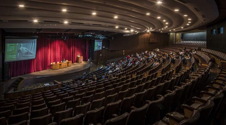 Teatro da Reitoria faz 60 anos com público de 100 mil por ano