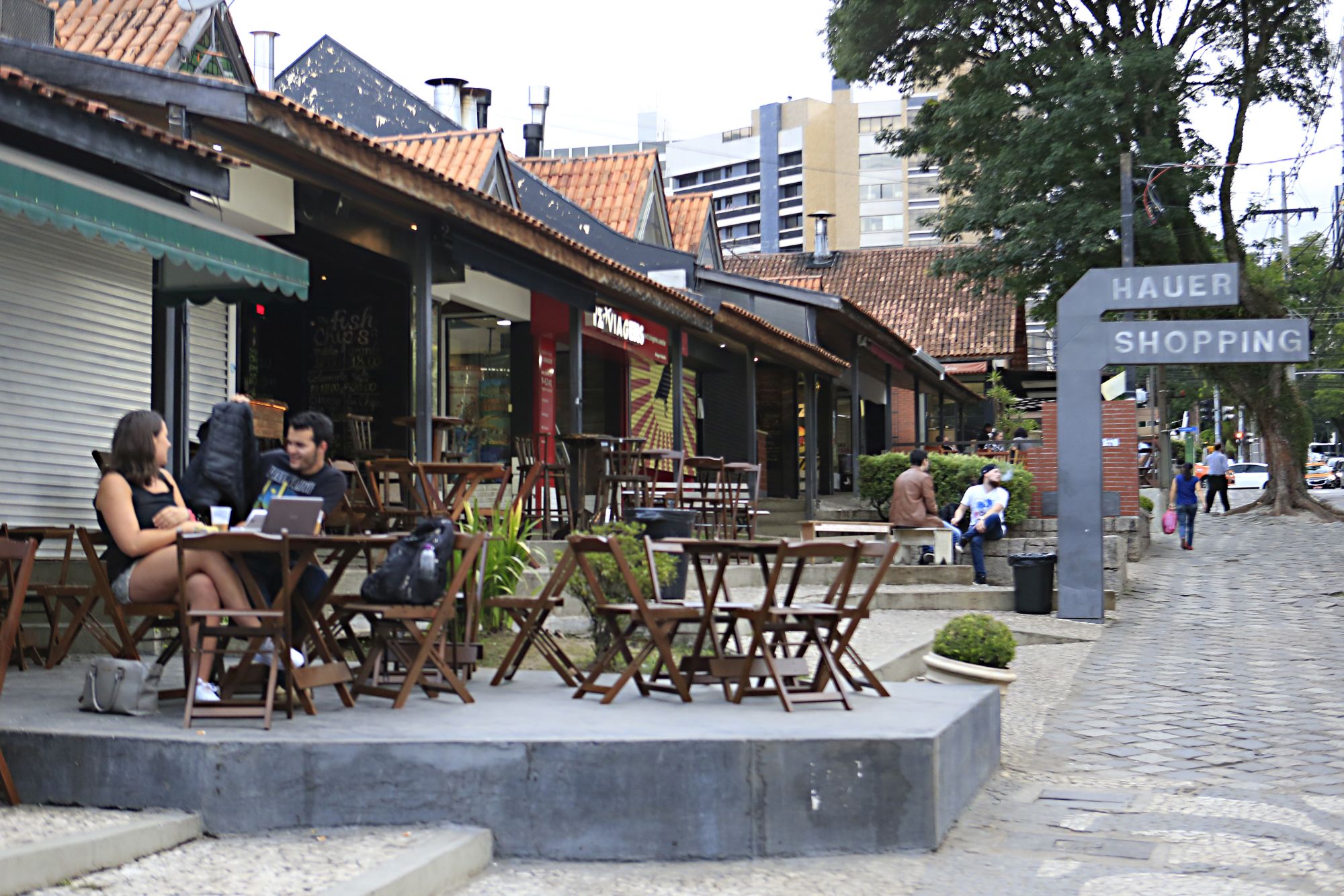 Bares para beber na rua em Curitiba Guia Gazeta do Povo