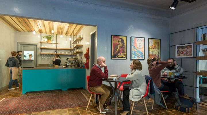 Conheça lugares para alimentar o corpo e a mente em Curitiba